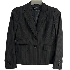 NWT’S Kasper Petite Women’s Pin Stripe Two Button Closure Blazer Size 2P